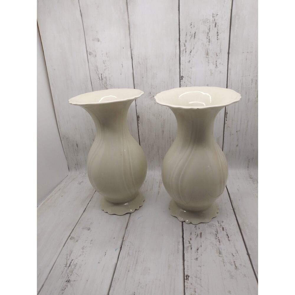 Vintage Edelstein Vase Set of 2 Cream Vases (shelf)